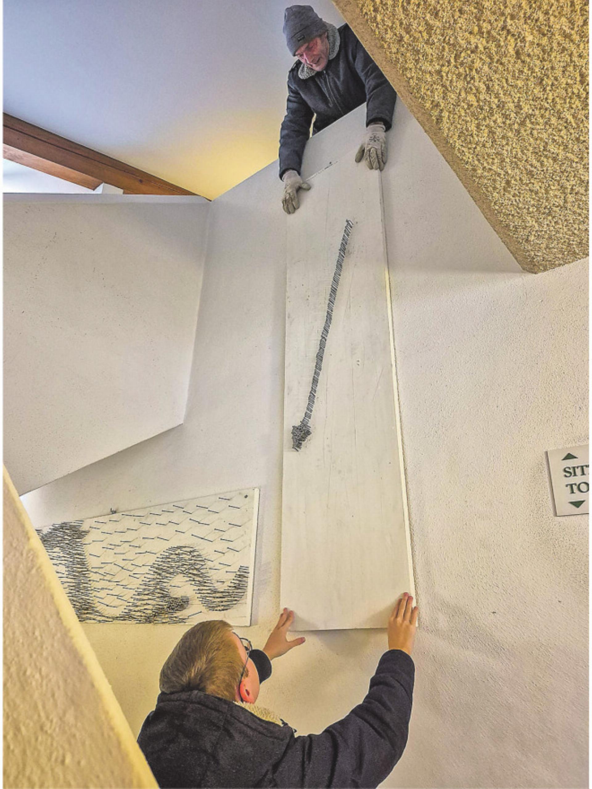 In Aktionskunst wurde die Georgslegende genagelt - Das Bild wird blockiert. – Möglicherweise durch einen aktiven Adblocker.