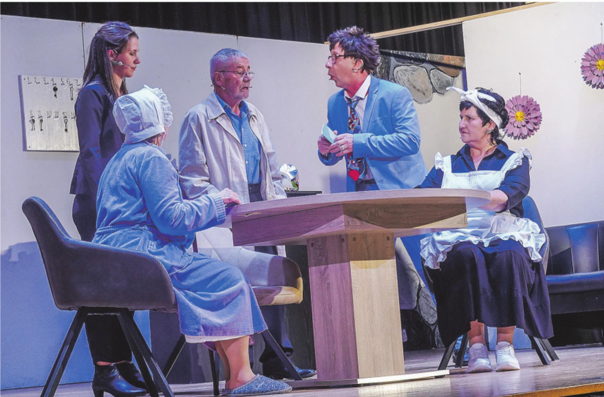 Gelungene Theaterabende mit viel Witz und Verwirrung - Das Bild wird blockiert. – Möglicherweise durch einen aktiven Adblocker.