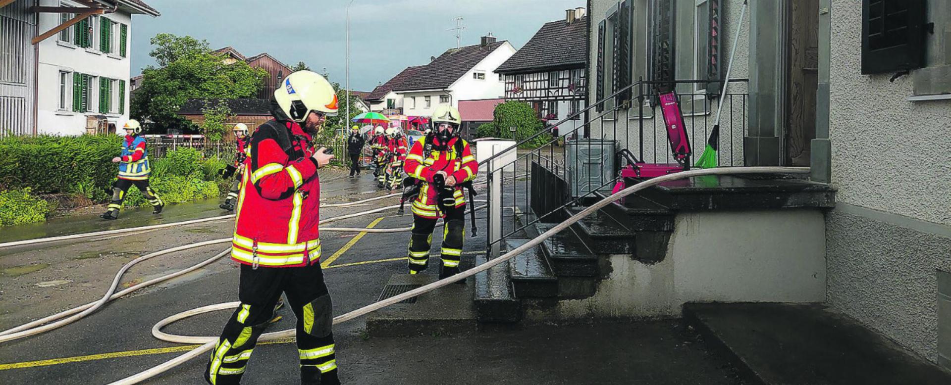 Feuerwehr übt für Sicherheit der Schulen