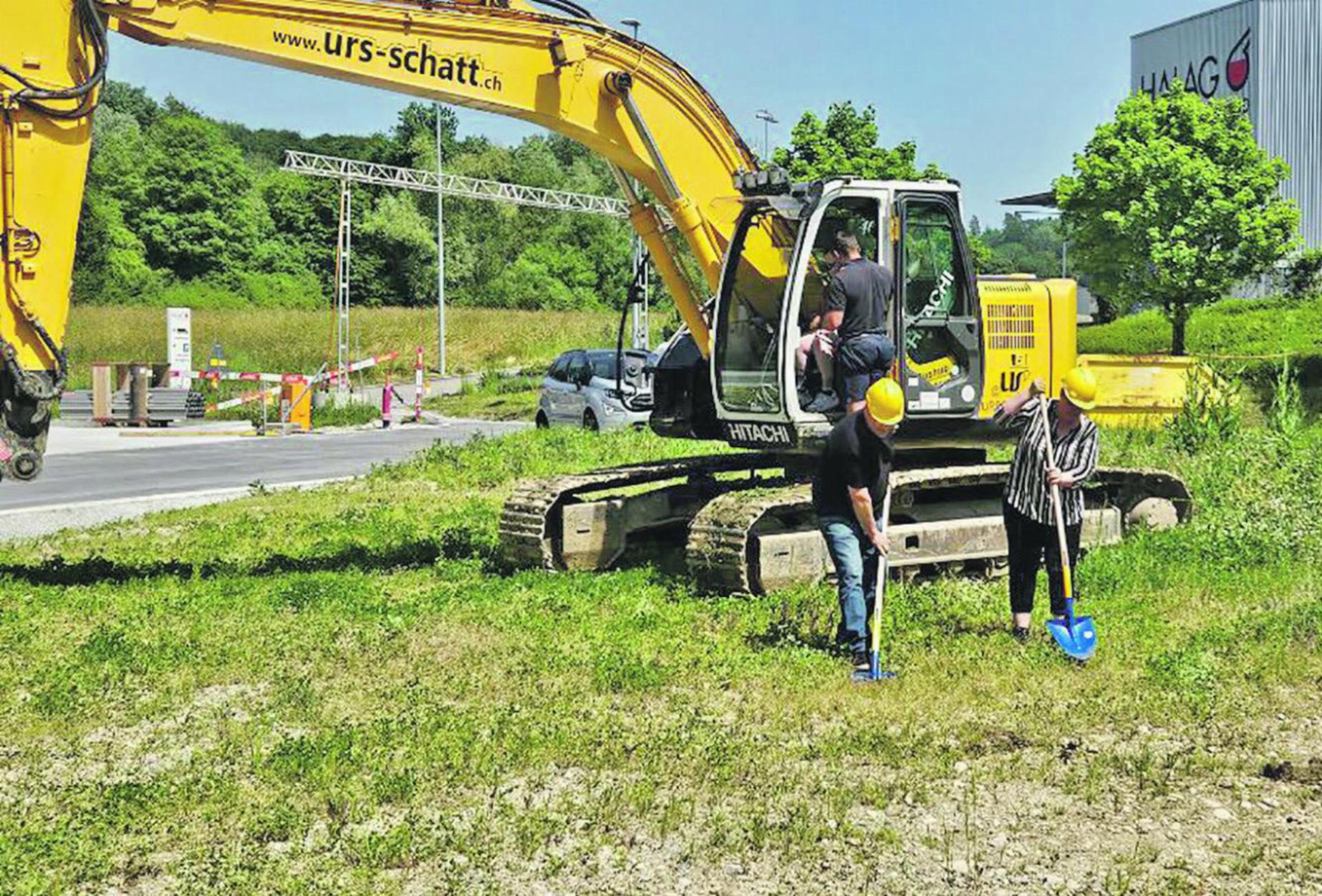 Spatenstich am neuen Standort in Aadorf