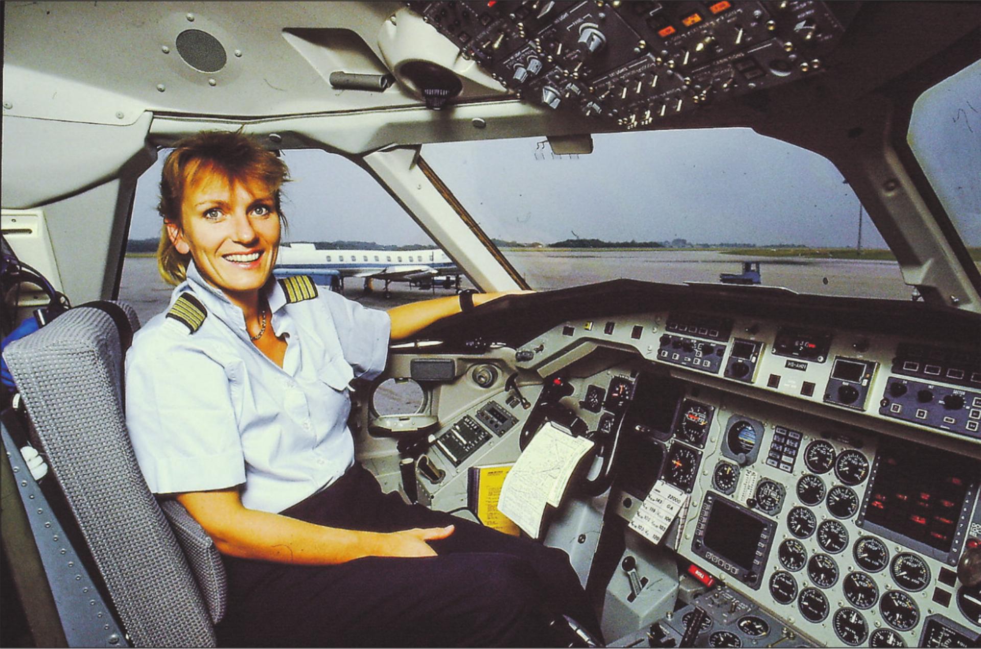 Erste Schweizer Linienpilotin begeisterte in Hagenbuch - Das Bild wird blockiert. – Möglicherweise durch einen aktiven Adblocker.