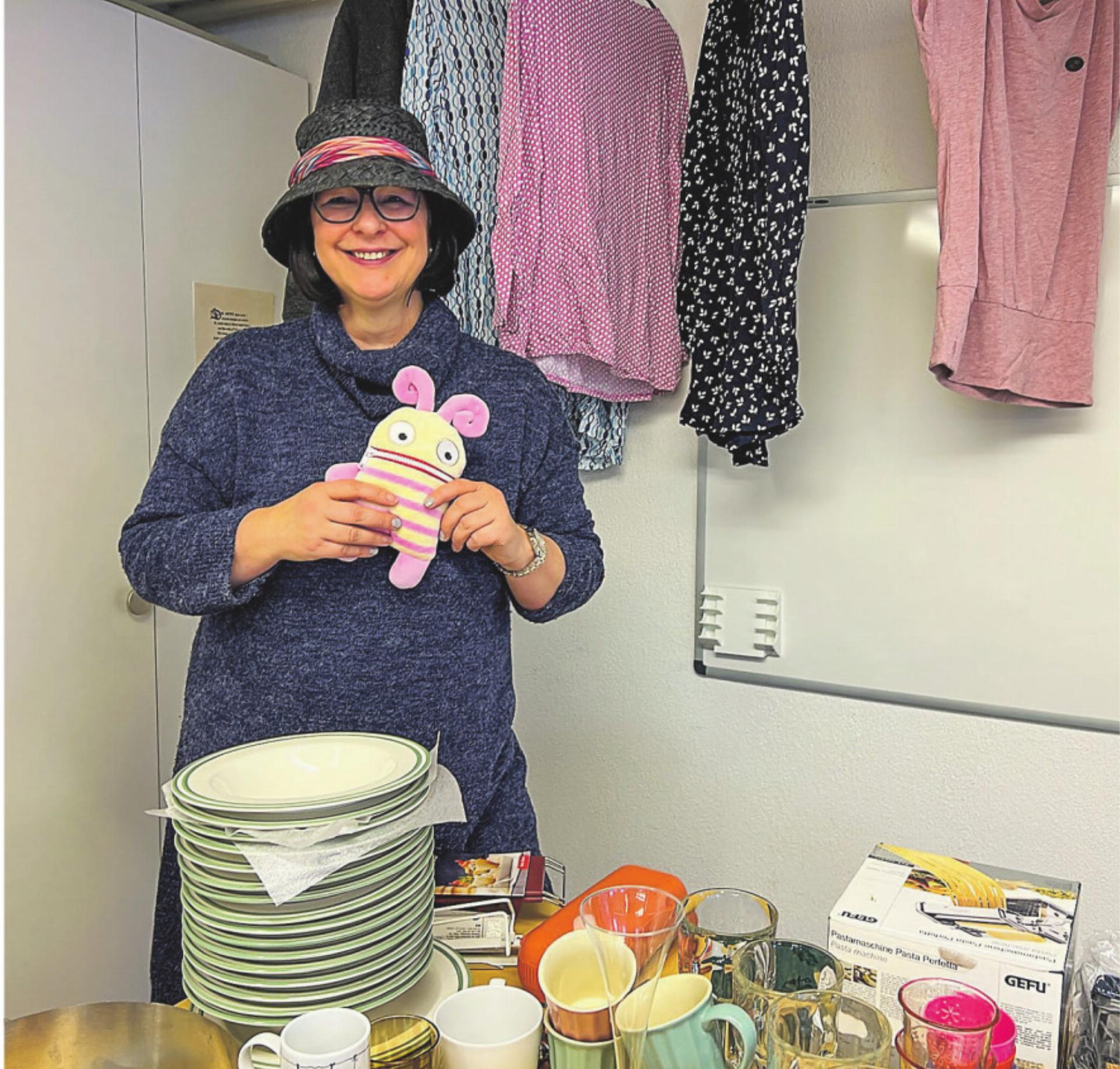 Plausch-Flohmarkt lockte viele Besucher an - Das Bild wird blockiert. – Möglicherweise durch einen aktiven Adblocker.