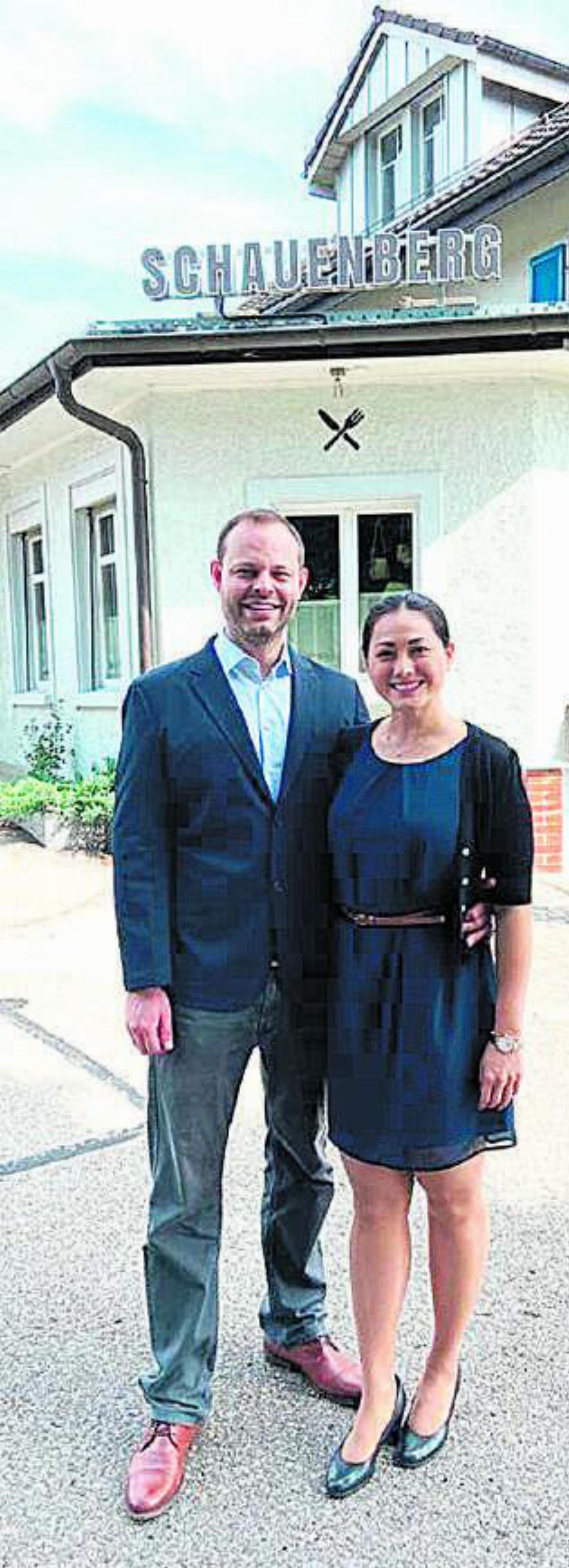 Diana und Simon Daley, die neuen Besitzer und Betreiber des Restaurants Schauenberg. Bild: Peter Mesmer