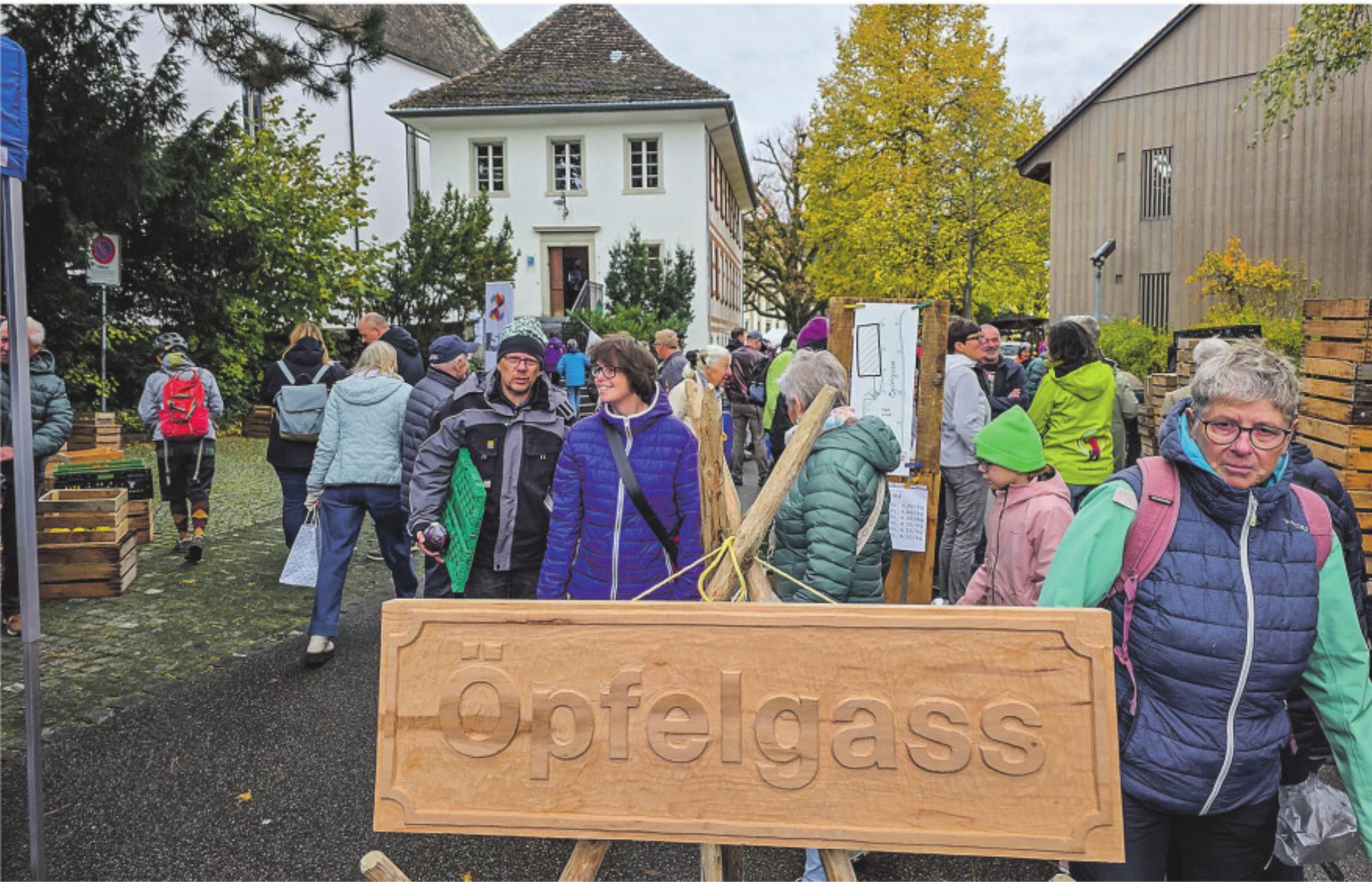 Rekordzahlen und glückliche Gesichter am Apfelmarkt - Das Bild wird blockiert. – Möglicherweise durch einen aktiven Adblocker.