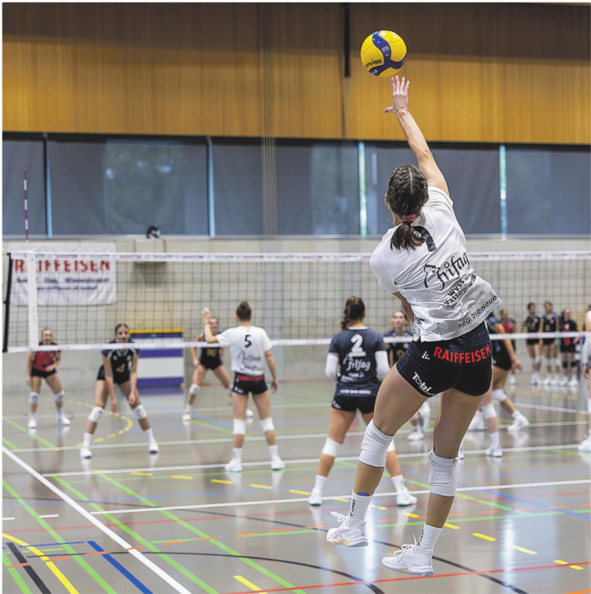 Volley Aadorf zeigt Kämpferherz - Das Bild wird blockiert. – Möglicherweise durch einen aktiven Adblocker.