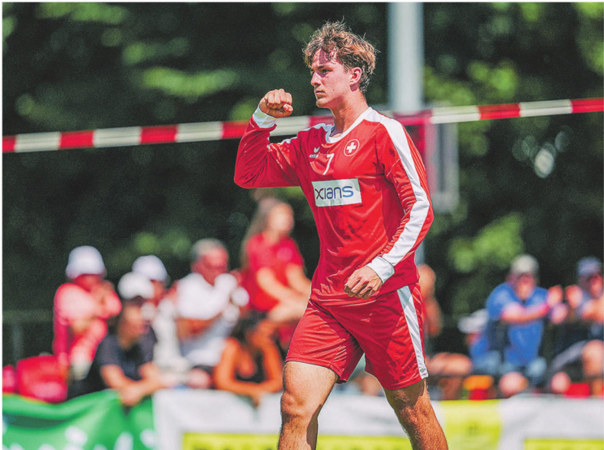 Junger Elgger Sportler verbindet Faustball und Banklehre - Das Bild wird blockiert. – Möglicherweise durch einen aktiven Adblocker.