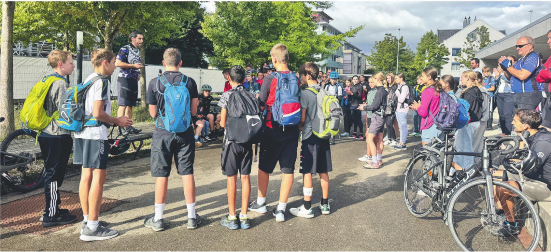 Sportlicher Start in die Sportwoche: Mit dem Velo nach Tenero - Das Bild wird blockiert. – Möglicherweise durch einen aktiven Adblocker.