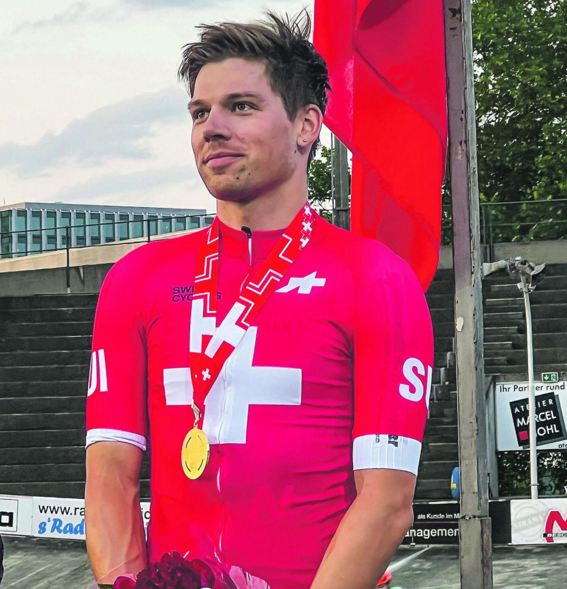 Alex Vogel dominiert auf der offenen Rennbahn