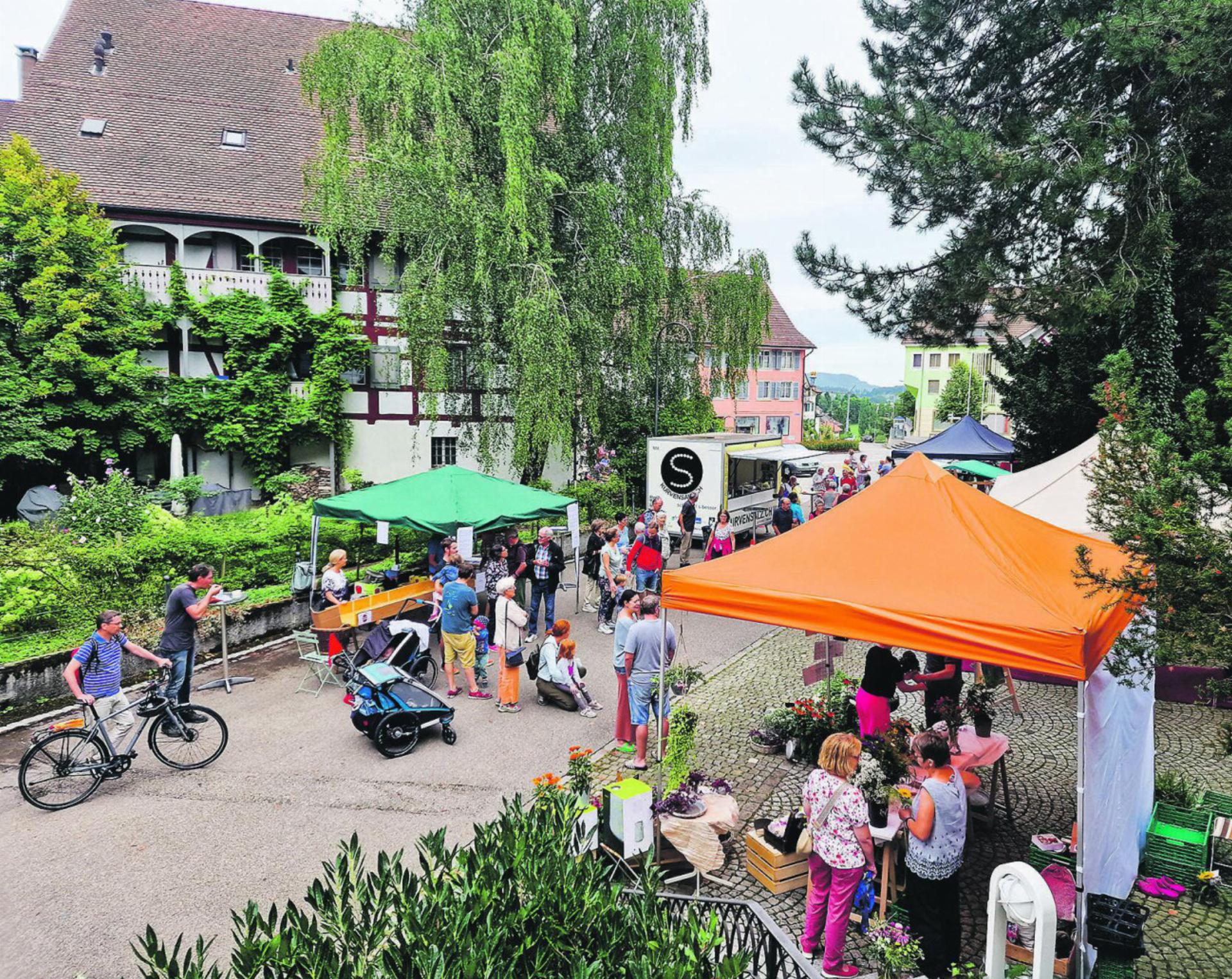 Sommermarkt mit Kaffeestube «CHORus Elgg»