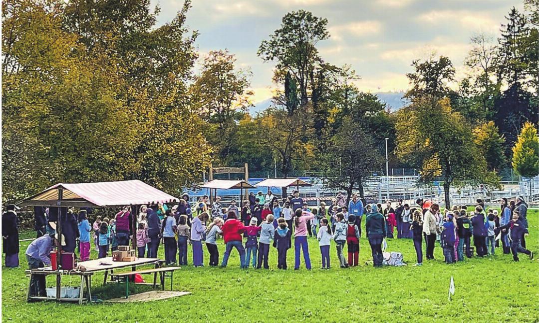 Die Kinderwoche der Viva Kirche Aadorf begeisterte rund 80 Kinder mit Spiel, Spass und Gemeinschaft. Die Kinderwoche der Viva Kirche Aadorf begeisterte rund 80 Kinder mit Spiel, Spass und Gemeinschaft.