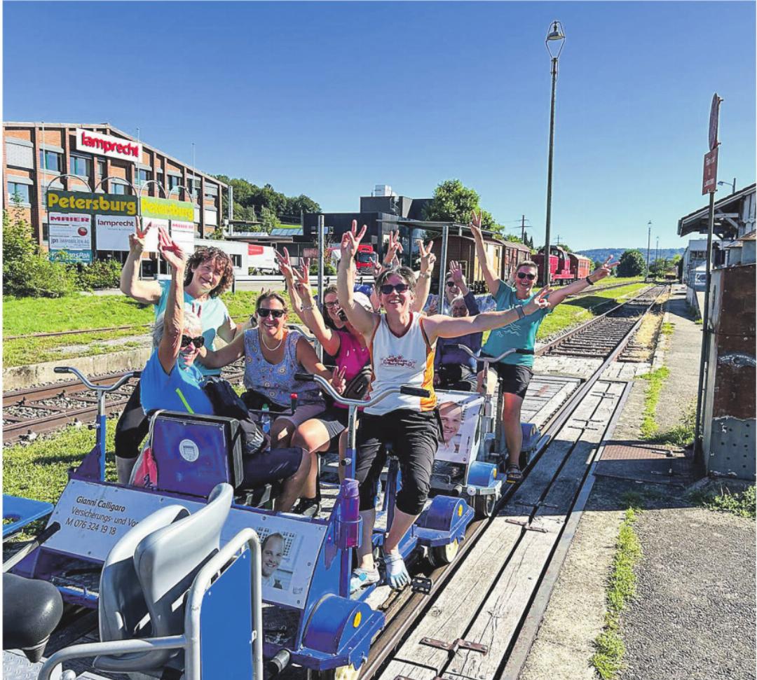 Spass bei der Fahrt mit dem Schienenvelo auf der Vereinsreise. Spass bei der Fahrt mit dem Schienenvelo auf der Vereinsreise.