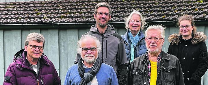Die Autoren des Geschichtenpfads (von links): Jonas Najdzion, Susie Scherrer und Andrea Schnyder (hinten); Felix Schröter, Markus Rohner, Rudi Elsenbruch (vorne). Bild: zvg
