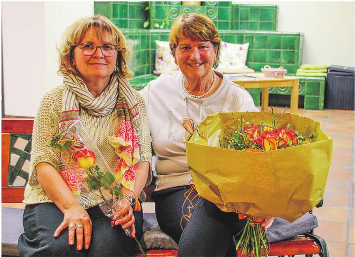 Daniela Müntener (links) als neue und Sonja Lutz als abtretende Präsidentin des Frauenvereins Elgg. Bilder: Brigitte Kunz-Kägi