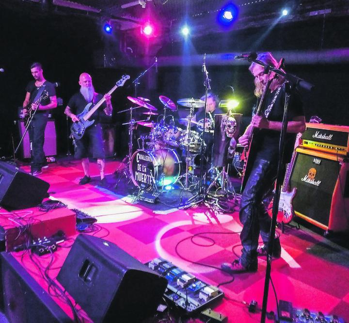 Die Caballeros De La Muerte aus Münchwilen präsentieren jeweils eine geballte Ladung an abwechslungsreichem Hardrock. Bild: zvg