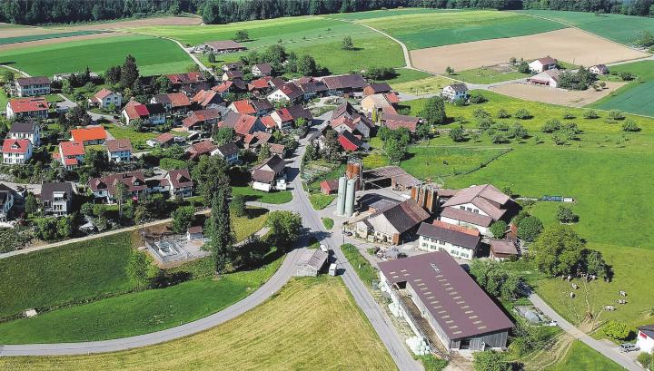 Tradition und Innovation seit 1911: Der Partyhof Rupp, auch aus der Luft nicht zu übersehen, ermöglicht eine tiefe Verbundenheit zur Natur. Archivbild: EAZ