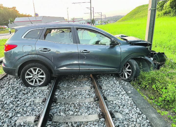 Der Fahrer wurde beim Selbstunfall leicht verletzt. Bild: Kantonspolizei Thurgau