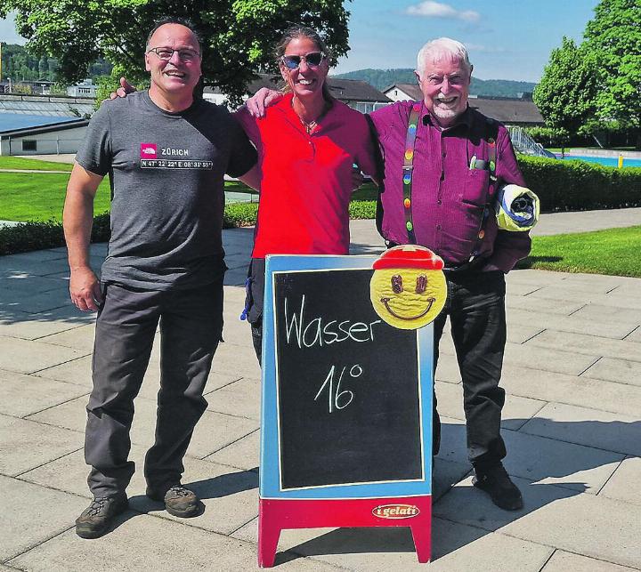 Peter Ronner und Conny Meier begrüssen den ersten Gast dieser Saison, Beni Ammann.