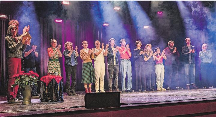 Der vom Publikum am Freitag gewählte Hofstaat.