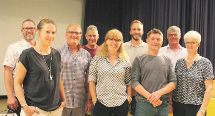 Beat Sturzenegger, Stefanie Lehmann, Roland Müller, Ueli Rechsteiner, Monika Müller, Marco Schwab, Stefan Anliker, Daniel Russ und Ruth Büchi (von links). Bild: Sam Buchli