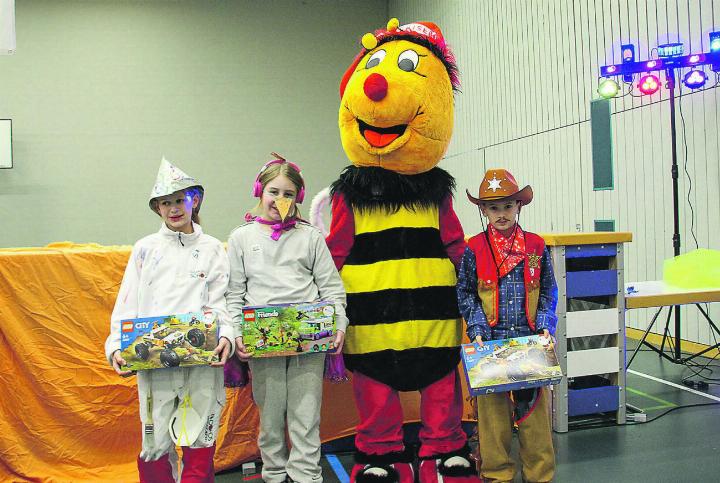 Zahlreiche grosse und kleine «Böögge» genossen den Kindermaskenball in der Schulturnhalle Ettenhausen. Bild: zVg