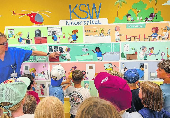 Gemälde im Neubau des KSW, in den die Kinderabteilung im ersten Stock untergebracht ist. Bild: Bettina Sticher