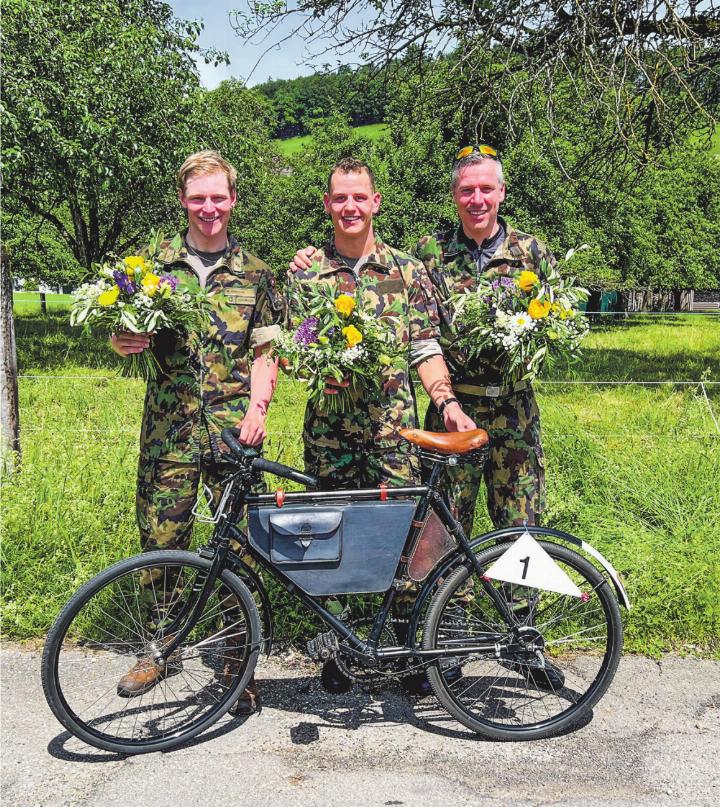 Das Podest: Marvin Ammann, Richard Lustenberger und Tobias Brutschi (von links). Bild: zvg