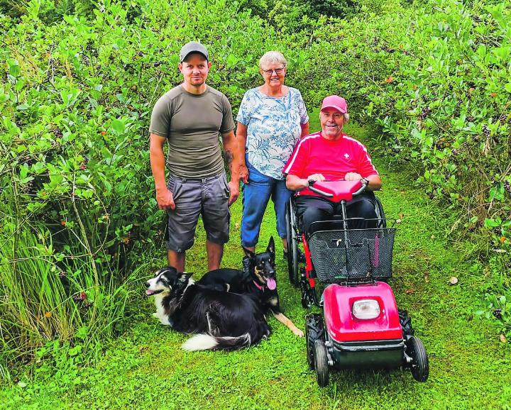 Michael, Ruth und Ruedi Hofmann (von links) haben aus einer gemeinsamen Vision Schritt für Schritt etwas Grosses gemacht. Bild: zvg