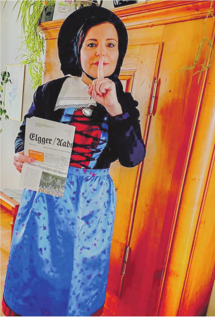 Mitglieder der Trachtengruppe Elgg präsentieren eine Auswahl traditioneller Trachten, die am 3. Mai zur Saisoneröffnung im Heimatmuseum Elgg aus nächster Nähe zu sehen sind. Bild: Renate Katterbach