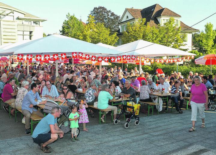 Der Einwohnerverein Aadorf freut sich auf zahlreiche Besucherinnen und Besucher sowie auf einen stimmungsvollen Nationalfeiertag. Bilder: zVg