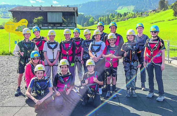 Abenteuer, Spass und Teamgeist – die Jugend und Sport-Gruppe unterwegs im Appenzellerland. Bild: zVg Abenteuer, Spass und Teamgeist – die Jugend und Sport-Gruppe unterwegs im Appenzellerland. Bild: zVg
