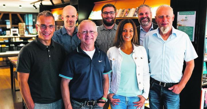 Der Vorstand von links: Andri Rostetter, Jerome Gmür, Patrick Neuenschwander (hinten), Matthias Schmidt, Peter Bühler, Nadja Columpsi und Paul Lüthi. Bild: zvg