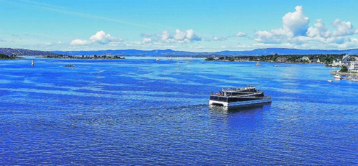 Aussicht vom Dach des Opernhauses auf den Hafen von Oslo. Leserbilder: Wanda Rupp, Dickbuch