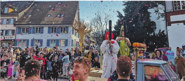 Bunte Kostüme und fröhliche Gesichter prägen jeweils den Fasnachtsumzug in Elgg (2025). Archivbild: EAZ/Stefanie Hugentobler