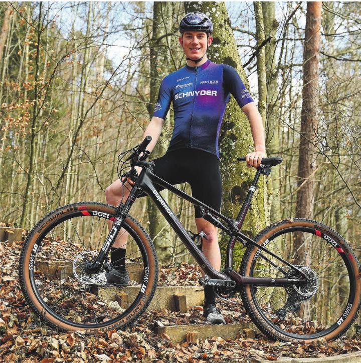 Cyrill Kupper trainiert sechsmal pro Woche Total bis 18 Std. leistungsorientiert Radsport. Cyrill Kupper trainiert sechsmal pro Woche Total bis 18 Std. leistungsorientiert Radsport.