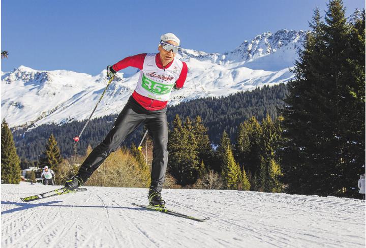 Der 70-jährige Heini Bosshard aus Huggenberg ist weiterhin als begeisterter Langläufer aktiv. Bild: zVg