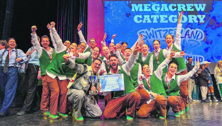 Die überglücklichen Protagonisten der Aadorfer Tanzgruppe ELECTED. Bild: Cristina Avanzini
