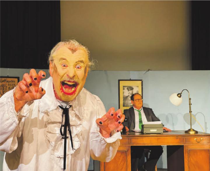 Hanspeter Herzog spielt den blutrünstigen Graf Dracula. Bilder: Patrick Hofmann