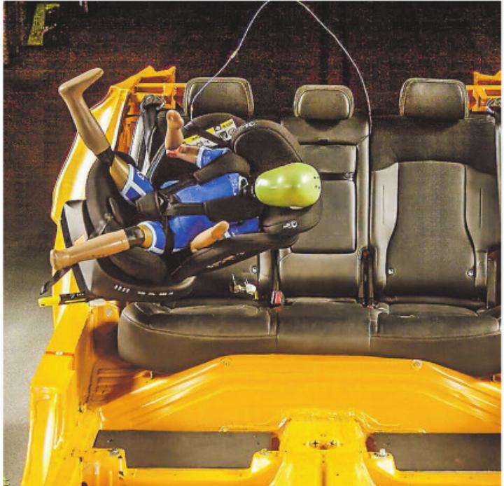 Kind kann aus dem Sitz geschleudert werden. Bild: TCS