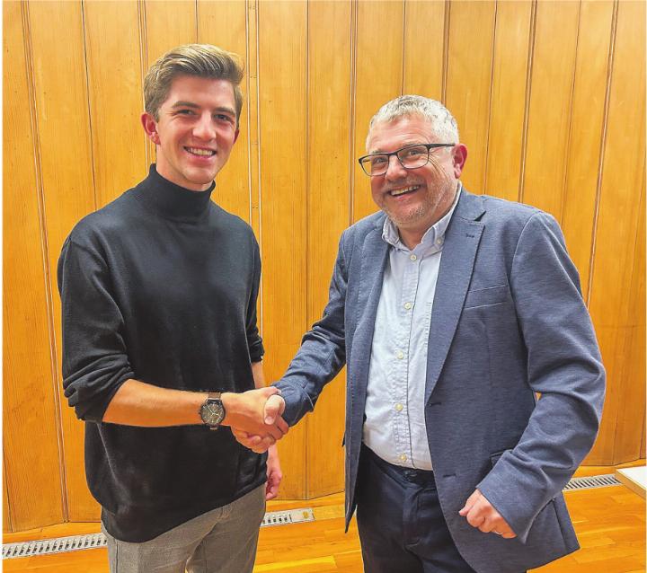 Der wahrscheinlich jüngste Kirchenvorsteher im Thurgau, Odin Altwegg (l.) und der wohl amtsälteste Kirchenvorsteherschaftspräsident, Stefan Kormann. Bild:zVg