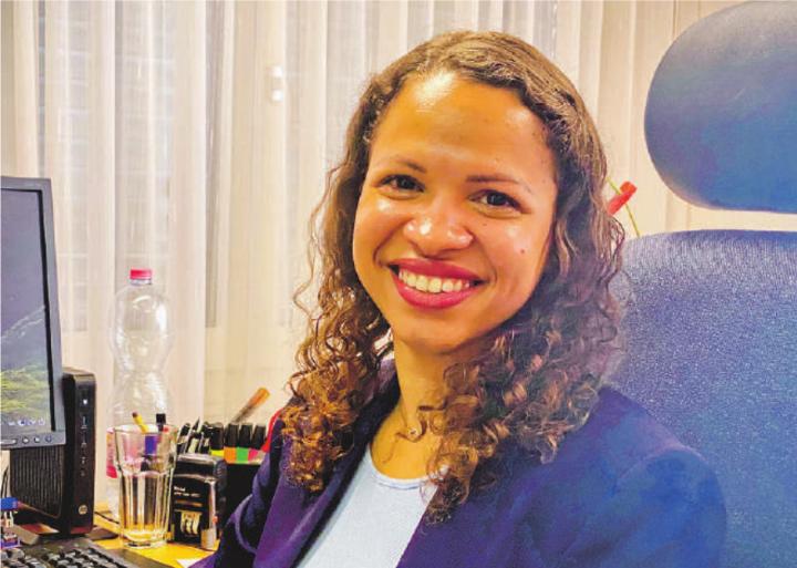 Die neue Gemeindeschreiberin verspricht offene Türen und direkte Gespräche für die Anliegen der Hagenbucher Bevölkerung. Bild: Marianne Burgener