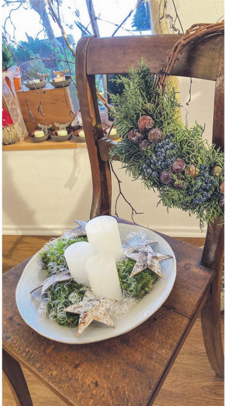 Bei Kaffee und Gebäck lassen sich Besucherinnen und Besucher von den kunstvollen Keramikwerken im Atelier Hagenbuch inspirieren.