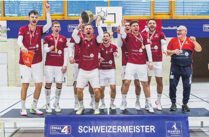Oberentfeldens Männer konnten ihren Titel erfolgreich verteidigen. Bild: Fabio Baranzini/Swiss Faustball