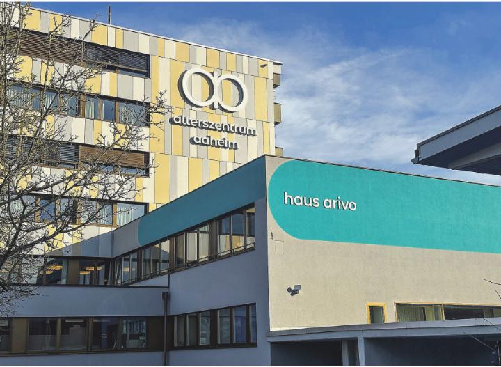 Mit frischen Farben, neuem Logo und beleuchteten Stelen präsentiert sich das Aaheim in einem modernen Auftritt. Bild: Christina Avanzini