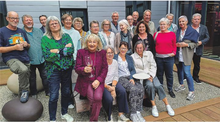 Die muntere Schar am Aadorfer Klassentreffen. Bild: Kurt Lichtensteiger