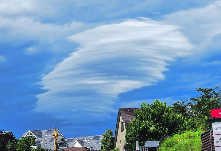 Wolkengebilde gleich eines Kunstwerks. Leserbild: Silvia Calderone, Kindhausen