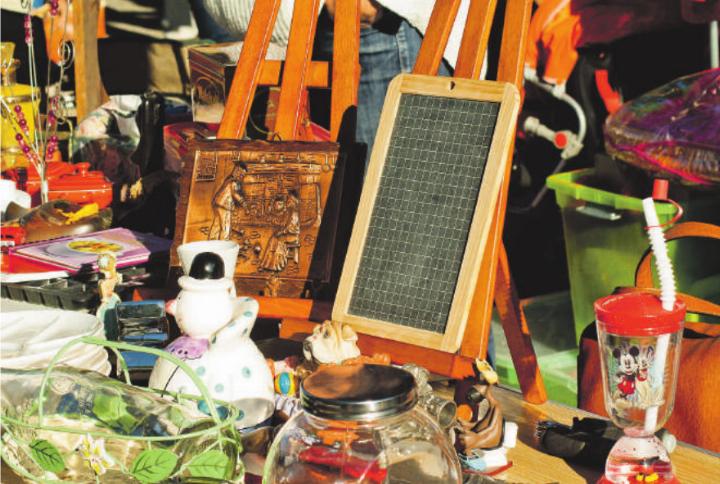 Schlendern durch den Flohmarkt ist angesagt. Bild: pixabay.com