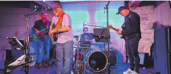 Mojo-T boten urchigen, bodenständigen Blues im Rotfarbkeller. Bild: Irène Basler