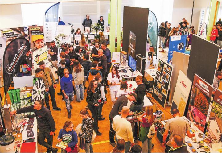 Am Donnerstag 15. Januar, findet im Gemeindezentrum Aadorf die beliebte Berufswahl-Tischmesse. Bild: aadorfer-gewerbe.ch