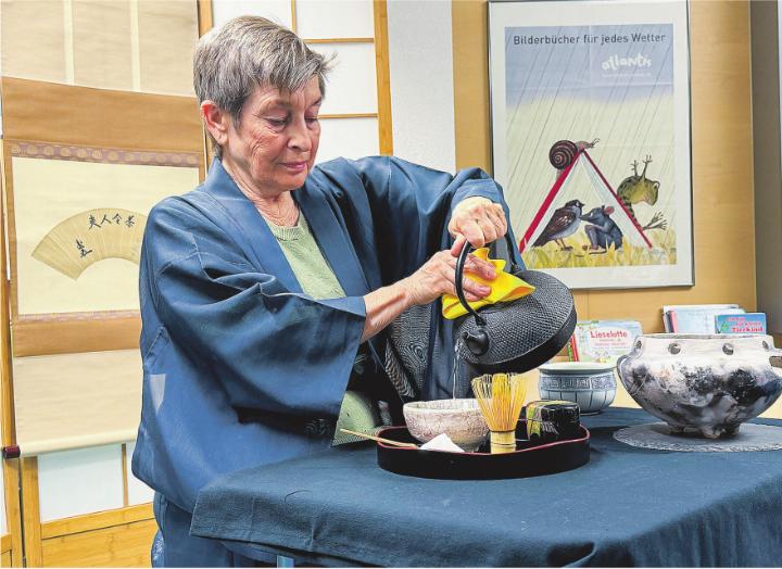 Ein Prozess voller Achtsamkeit und Fokus: Evi Kienast stellt den japanischen Teeweg vor.