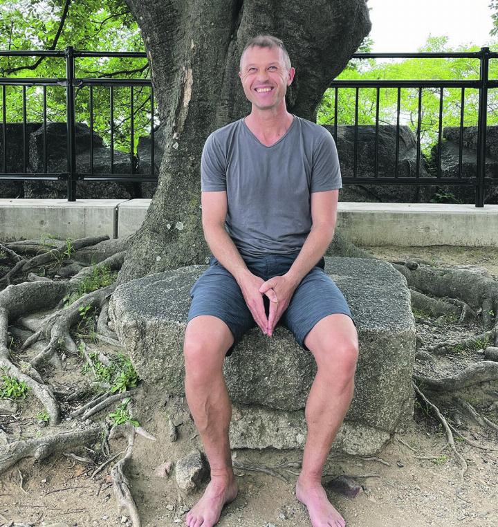 Auf seinen Reisen in entfernte Länder, wie hier in Japan, holt sich Patrik Gerber Motivation und Stärke. Bild: zVg
